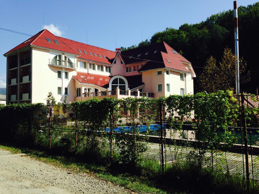 Sonyachna Polyana Hotel Luaran gambar
