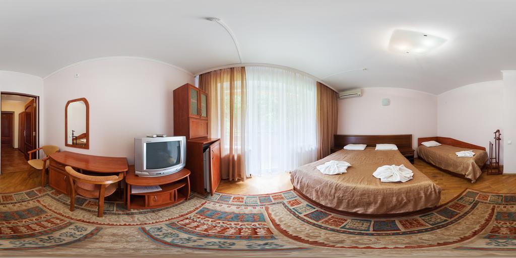Sonyachna Polyana Hotel Luaran gambar